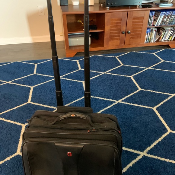 Victorinox Travel Laptop bag/Roller - Picture 2 of 2